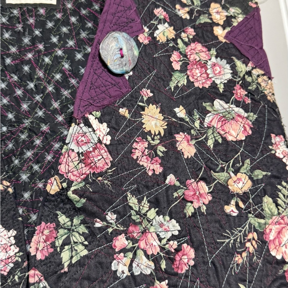 Artworks floral patterned quilted vest Artsy Eclectic Handmade - Picture 3 of 5